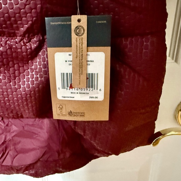 Women’s The North Face Parka - Picture 2 of 13